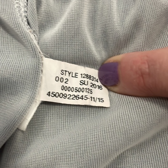 Under armour shorts. Size small - Picture 3 of 5